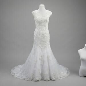 New Size 6 White Fit and Flare Lace Wedding Dress